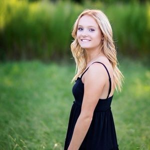 Meet your Posher, Danielle